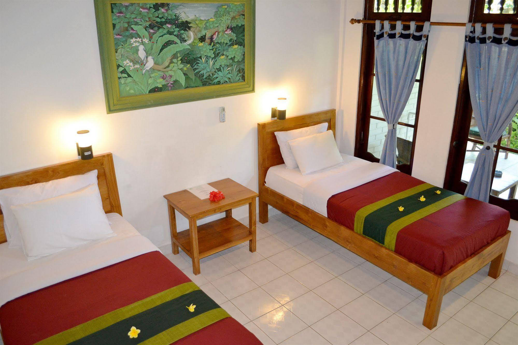 Flamboyan Hotel Kuta  Exterior photo