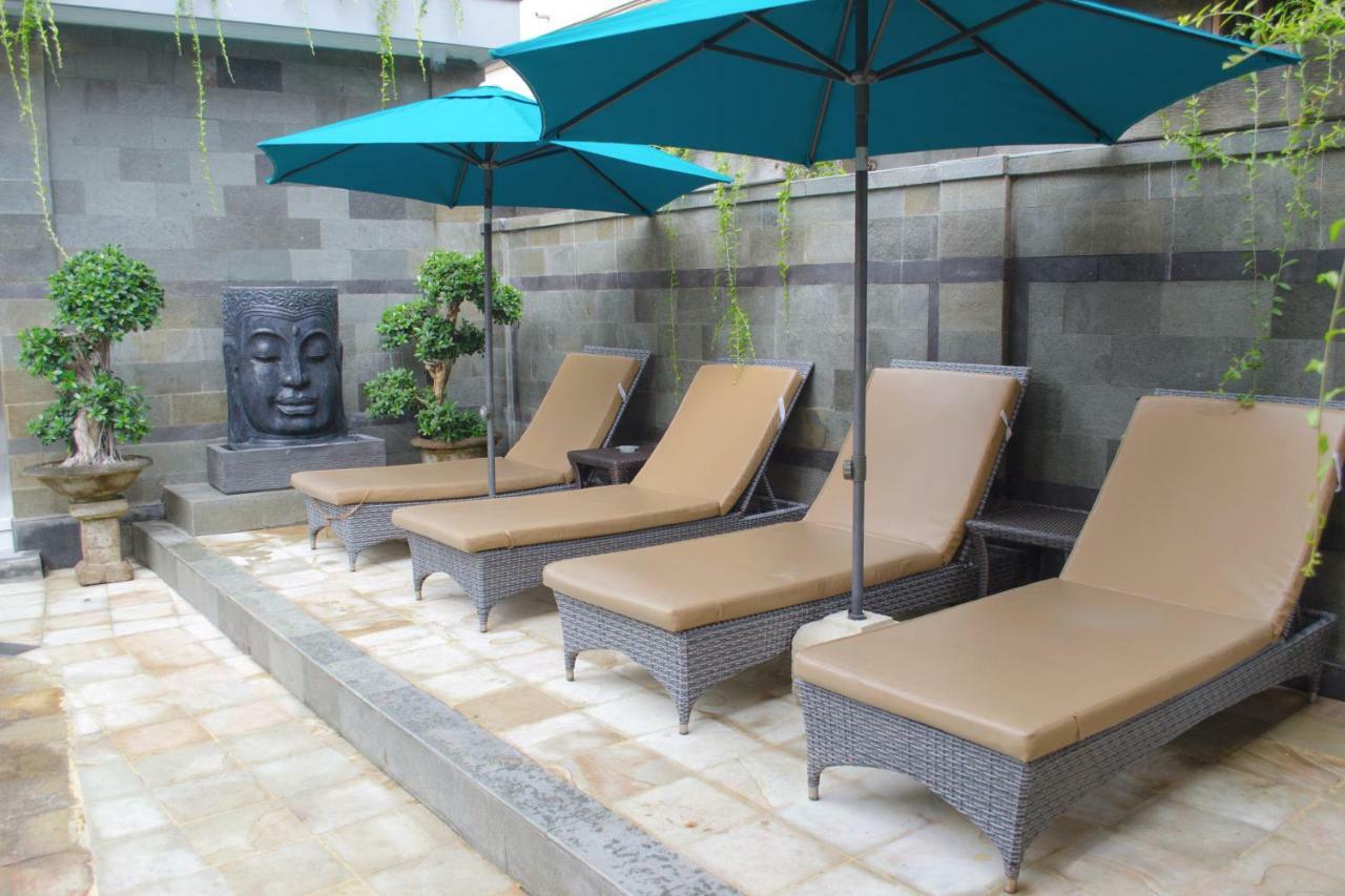 Flamboyan Hotel Kuta  Exterior photo